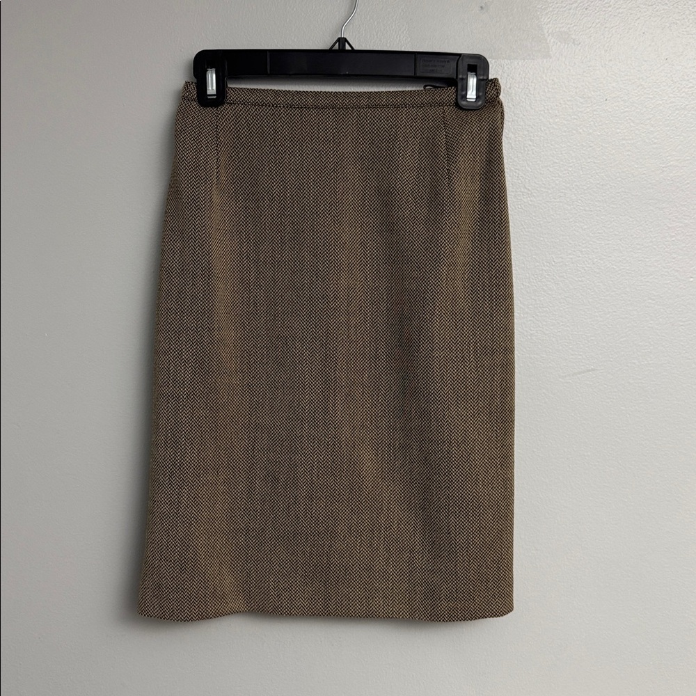 Salvatore Ferragamo Wool Skirt US 4 IT 38 Made in Italy Like New
